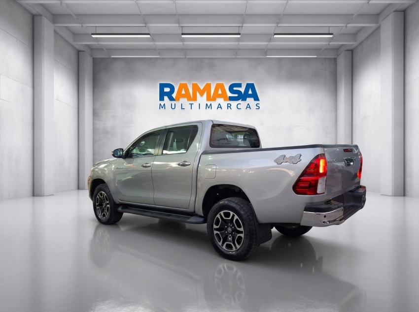 toyota hilux 2.8 d-4d turbo diesel cd srv 4x4 automatico 4p 20243