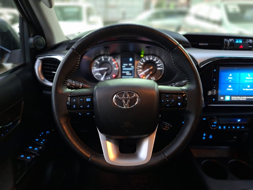 toyota hilux 2.8 d-4d turbo diesel cd srv 4x4 automatico 4p 202410