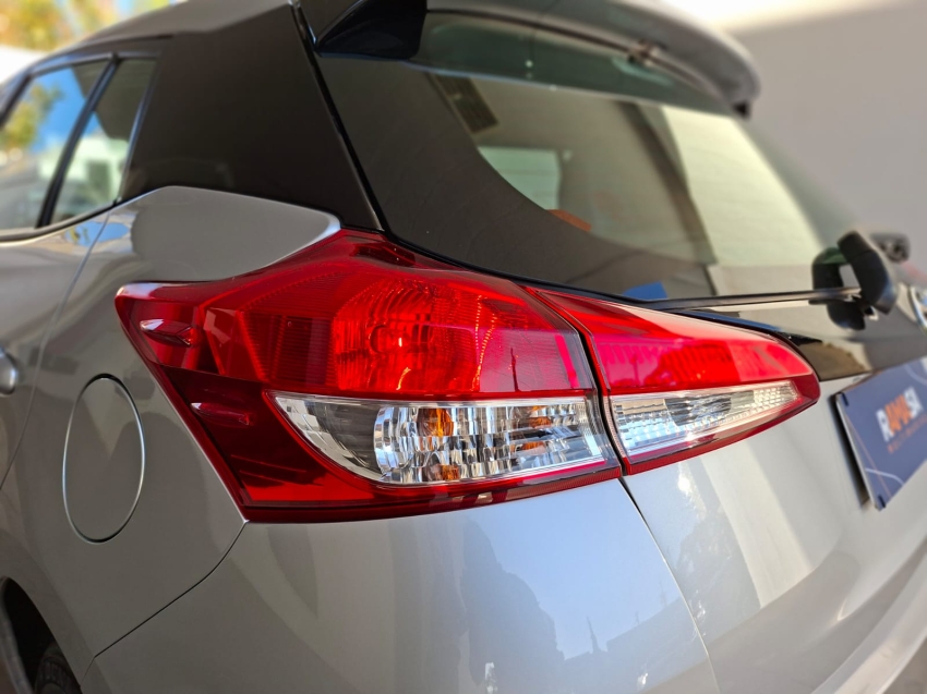 toyota yaris 1.5 16v flex xs connect multidrive 5p automatico 20225