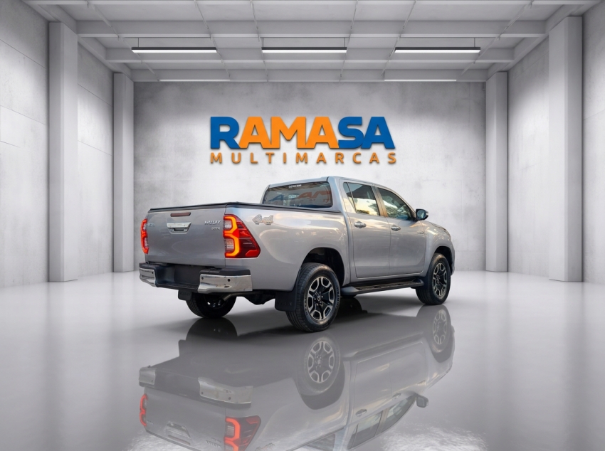 toyota hilux 2.8 d-4d turbo diesel cd srx 4x4 automatico 4p 20252