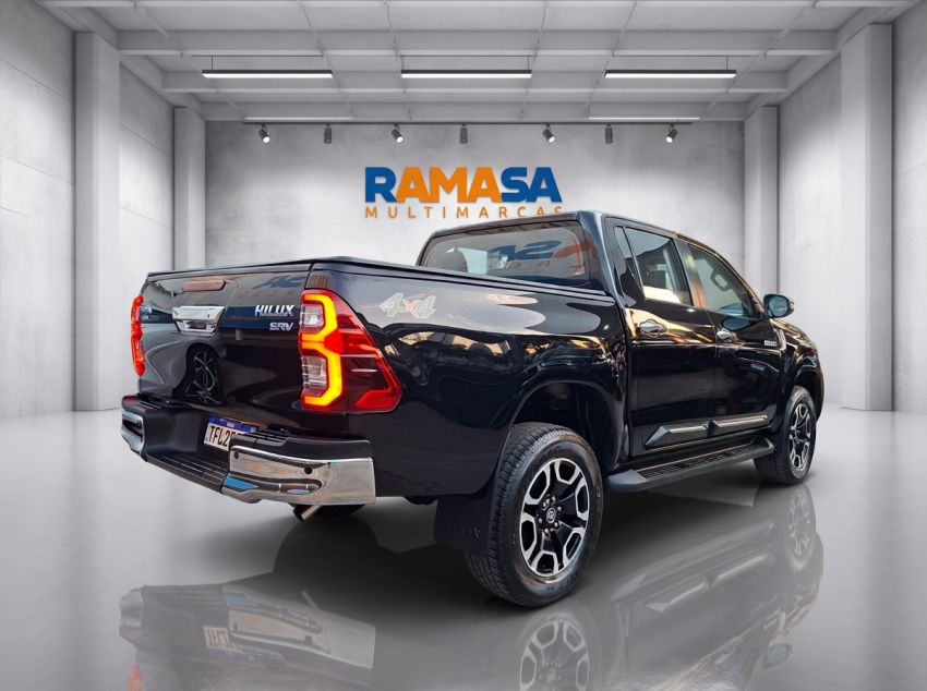 toyota hilux 2.8 d-4d turbo diesel cd srv 4x4 automatico 4p 20252