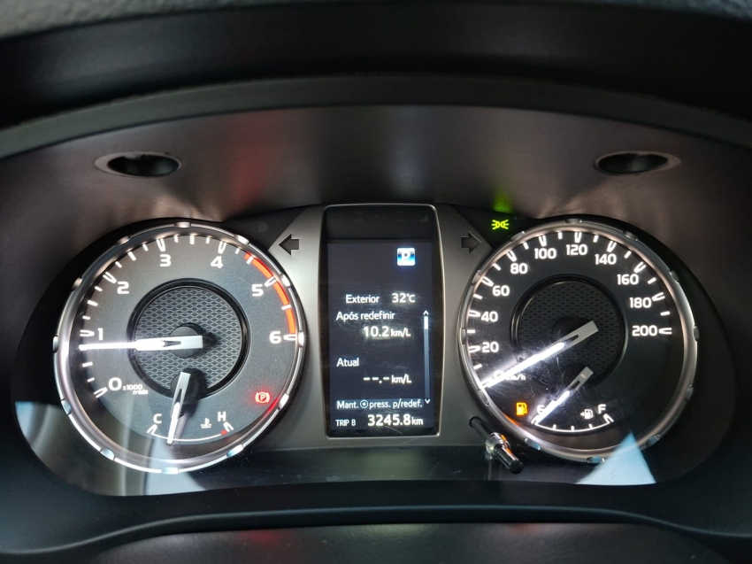 toyota hilux 2.8 d-4d turbo diesel cd srv 4x4 automatico 4p 202510