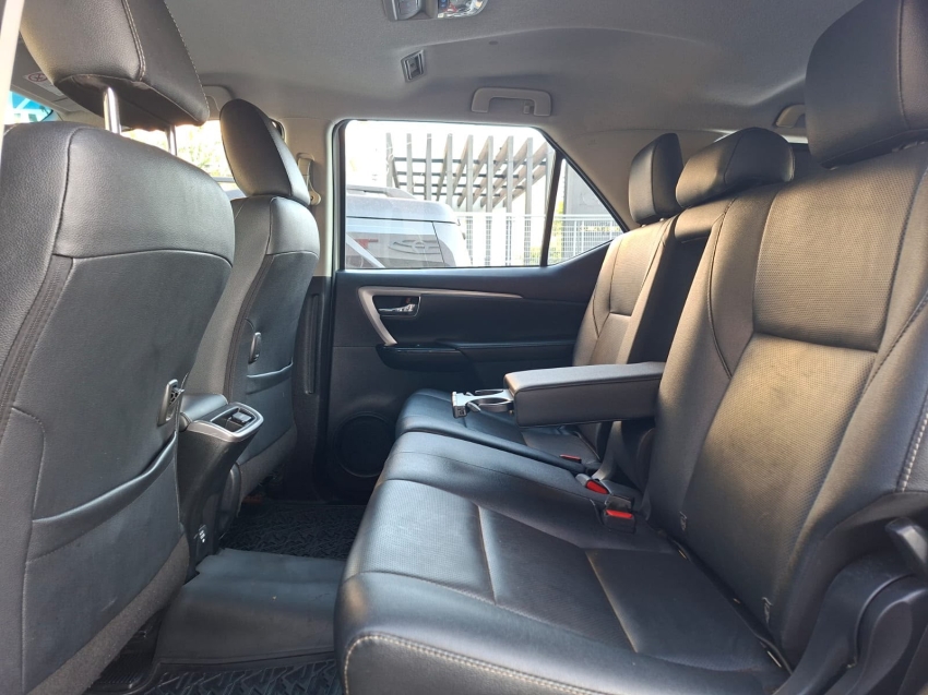 toyota hilux 2.8 d-4d turbo diesel cd srv 4x4 automatico 4p 20257