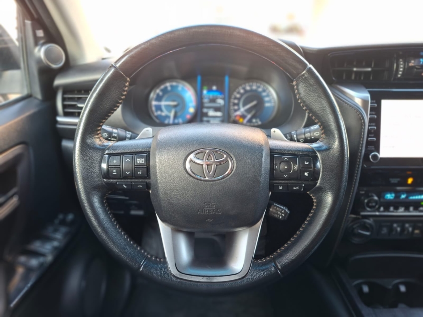 toyota hilux sw4 2.8 d-4d turbo diesel srx 4x4 automatico 5p 202114