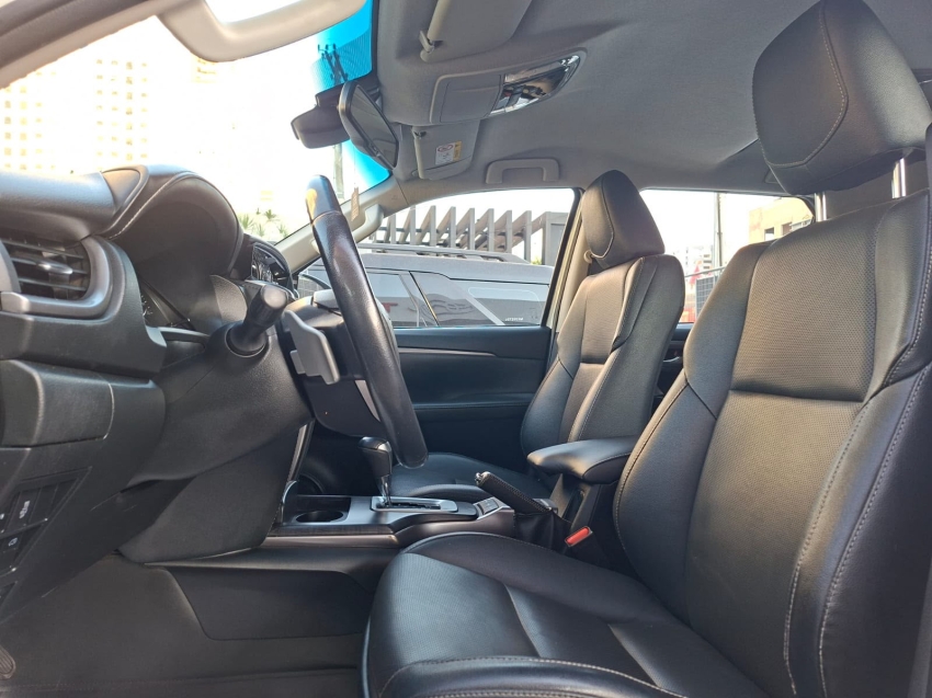toyota hilux sw4 2.8 d-4d turbo diesel srx 4x4 automatico 5p 202110