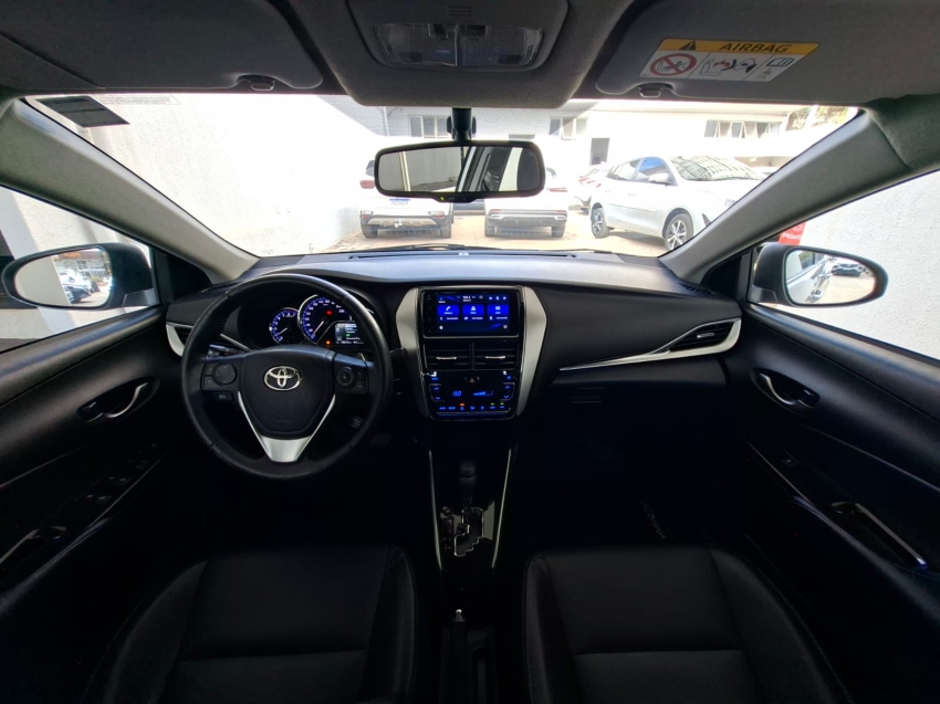 toyota yaris 1.5 16v flex sedan xs multidrive 5p automatico 202011