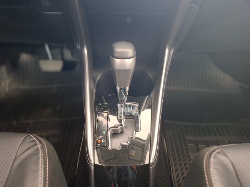 toyota yaris 1.5 16v flex sedan xs multidrive 5p automatico 202012