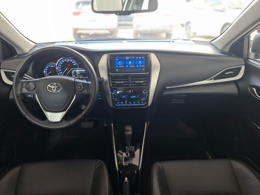toyota yaris 1.5 16v flex sedan xs multidrive 5p automatico 202014