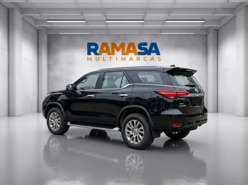 toyota hilux sw4 2.8 d-4d turbo diesel srx 4x4 automatico 5p 20243