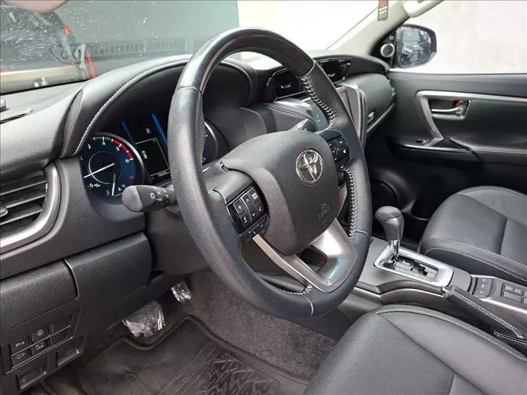 toyota hilux sw4 2.8 d-4d turbo diesel srx 4x4 automatico 5p 202410