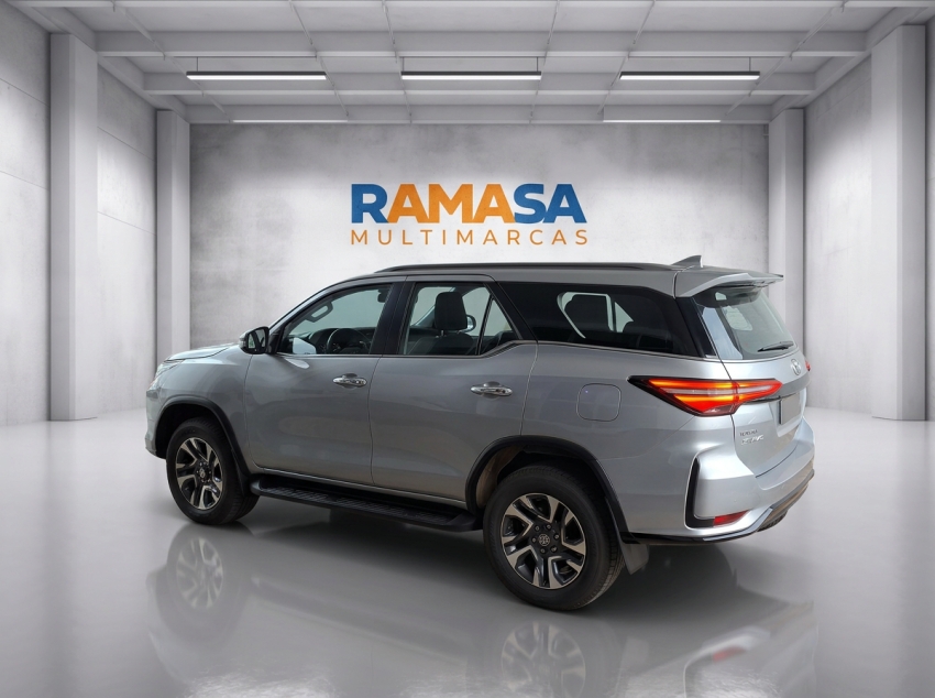 toyota hilux sw4 2.8 d-4d turbo diesel srx platinum 7l 4x4 automatico 5p 20242