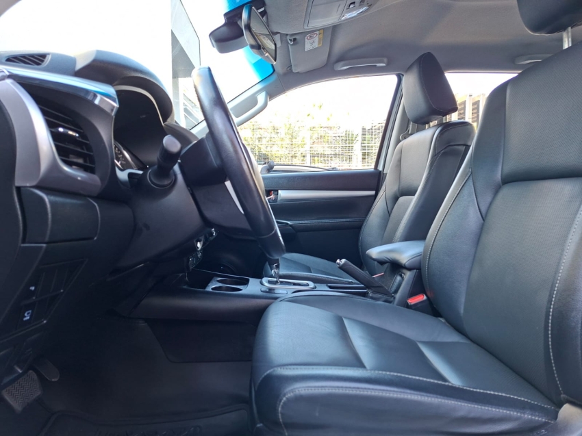 toyota hilux 2.8 d-4d turbo diesel cd srx 4x4 automatico 4p 202215