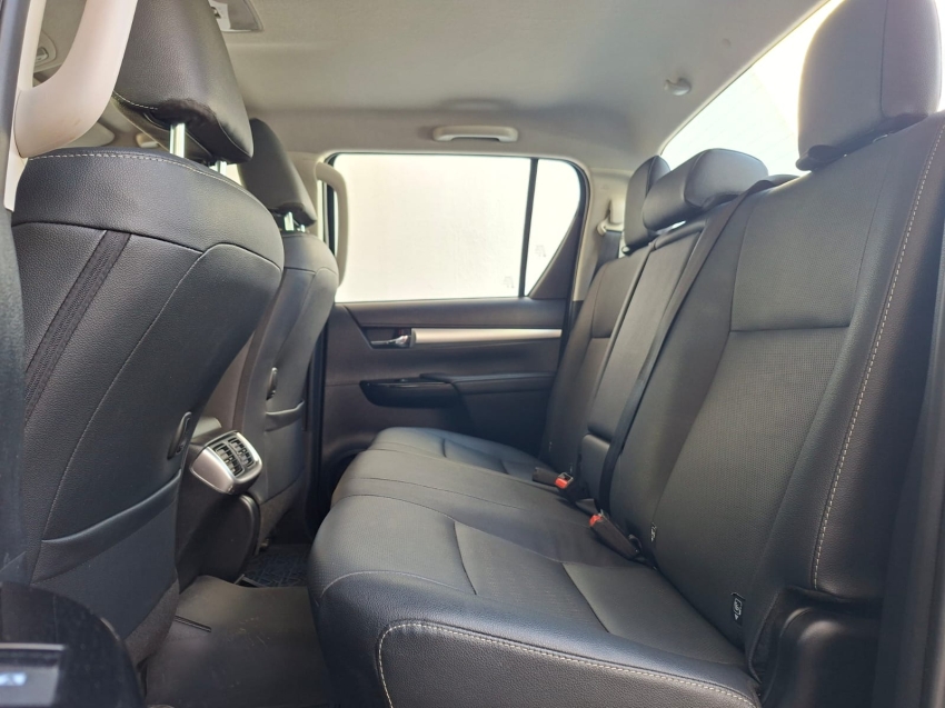 toyota hilux 2.8 d-4d turbo diesel cd srx plus 4x4 automatico 4p 20246
