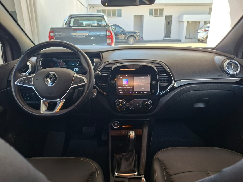 renault captur 1.3 tce flex intense x-tronic 5p automatico 202213