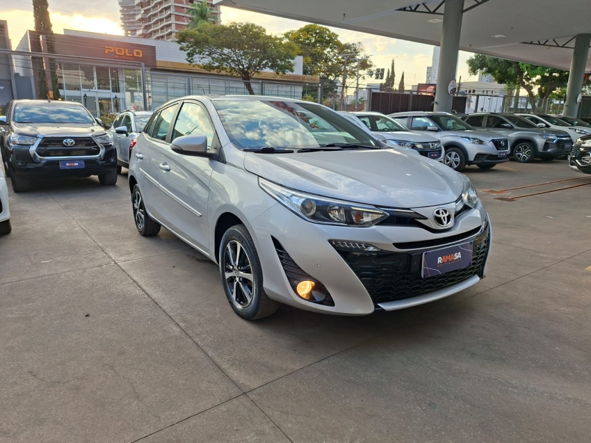 toyota yaris 1.5 16v flex sedan xls connect multidrive hibrido 5p automatico 202215