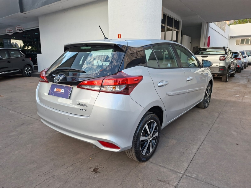 toyota yaris 1.5 16v flex sedan xls connect multidrive hibrido 5p automatico 202212