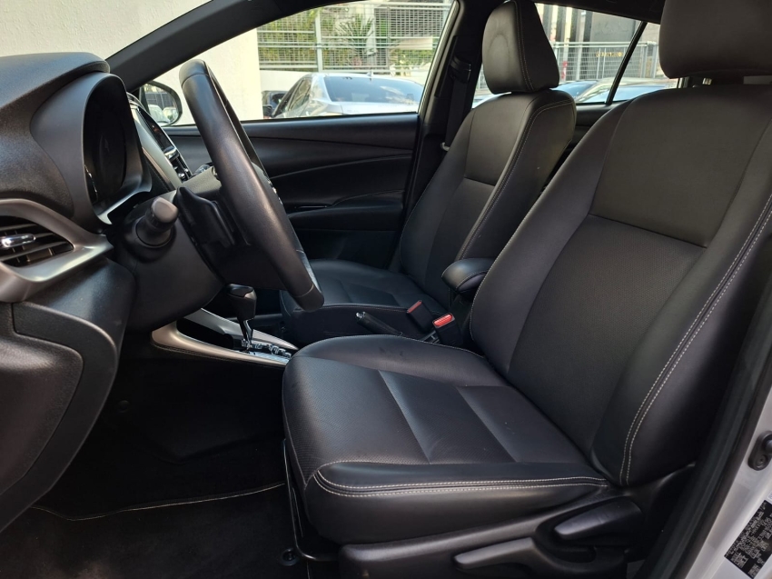 toyota yaris 1.5 16v flex sedan xls connect multidrive hibrido 5p automatico 20225