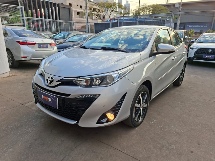 toyota yaris 1.5 16v flex sedan xls connect multidrive hibrido 5p automatico 202213