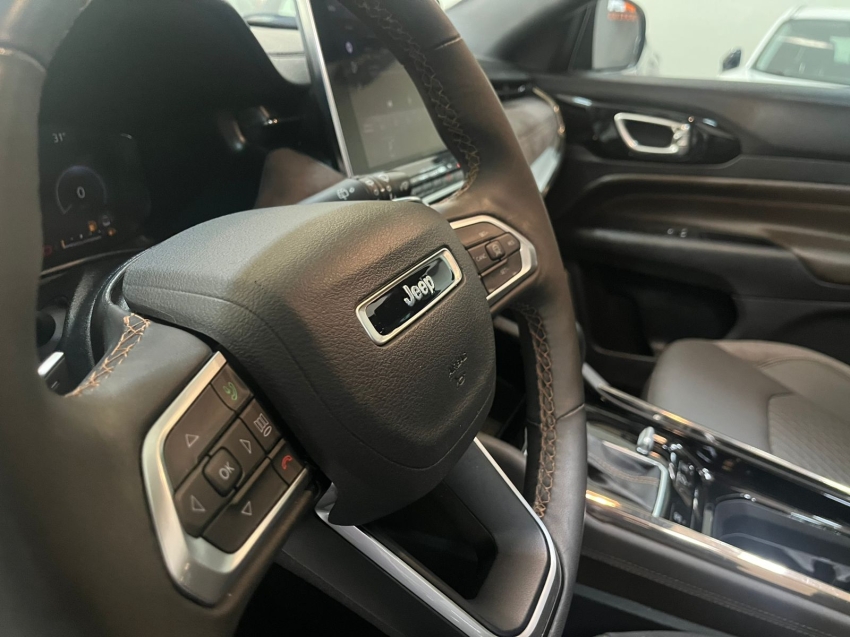 jeep commander 2.0 hurricane 4 turbo gasolina overland at9 5p automatico 202515