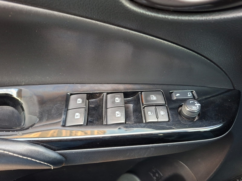 toyota yaris 1.5 16v flex xls connect multidrive hibrido 5p automatico 20239