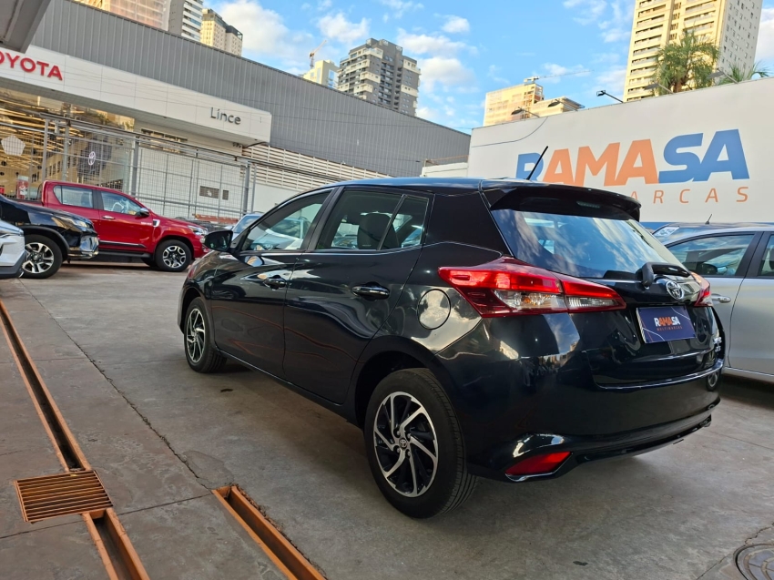 toyota yaris 1.5 16v flex xls connect multidrive hibrido 5p automatico 202320