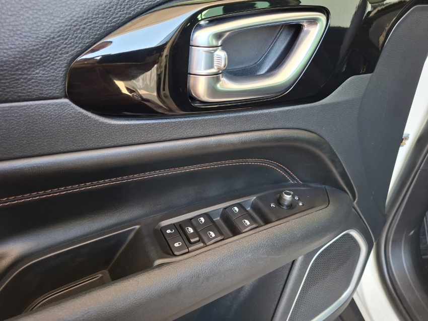 jeep commander 2.0 td380 turbo diesel limited at9 5p automatico 20224