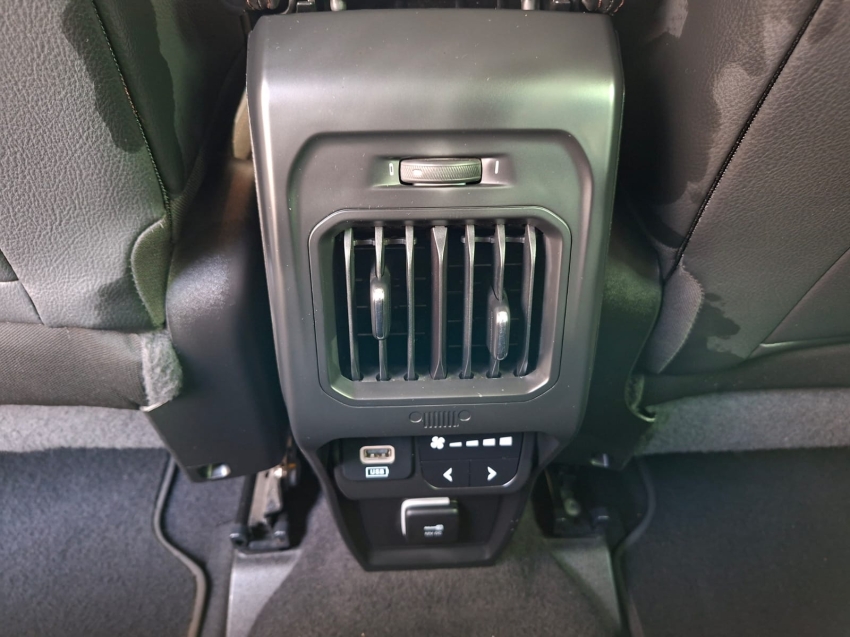 jeep commander 2.0 td380 turbo diesel limited at9 5p automatico 20228