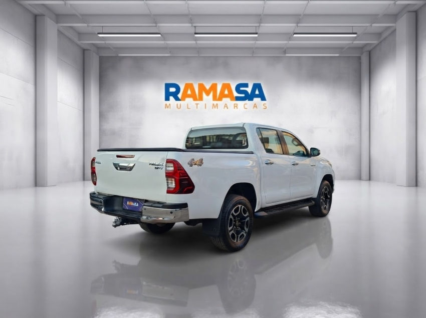 toyota hilux 2.8 d-4d turbo diesel cd srv 4x4 automatico 5p 20252