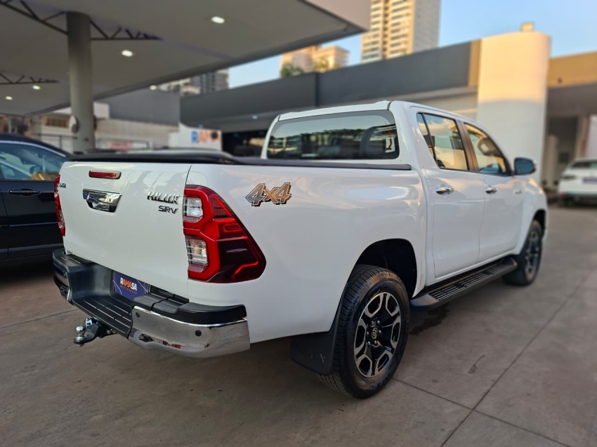 toyota hilux 2.8 d-4d turbo diesel cd srv 4x4 automatico 5p 202516