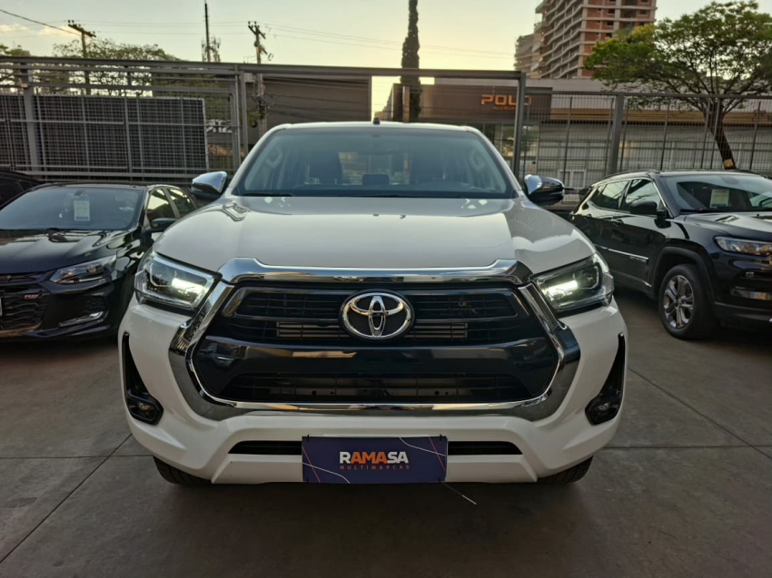 toyota hilux 2.8 d-4d turbo diesel cd srv 4x4 automatico 5p 202518