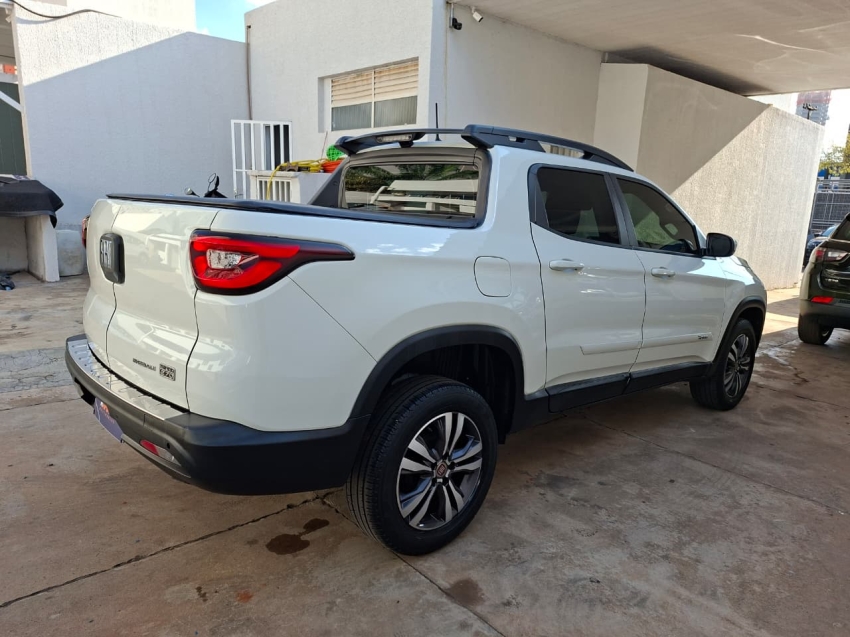 fiat toro 1.3 turbo 270 flex freedom at6 hibrido 5p automatico 202316