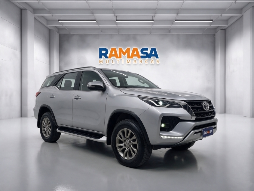 toyota hilux sw4 2.8 d-4d turbo diesel gr-s 7l 4x4 automatico 2.0 5p 20231