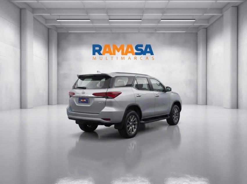 toyota hilux sw4 2.8 d-4d turbo diesel gr-s 7l 4x4 automatico 2.0 5p 20232