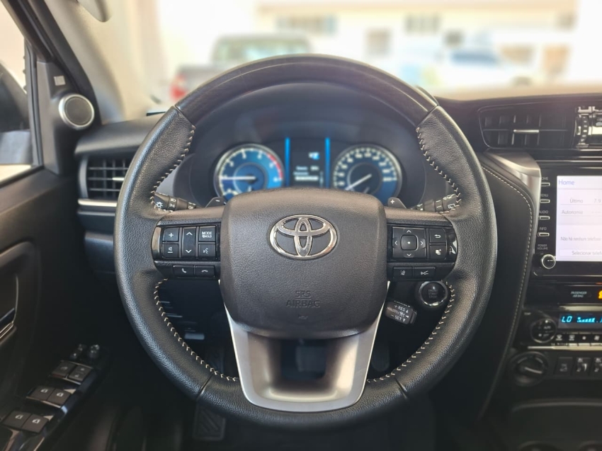 toyota hilux sw4 2.8 d-4d turbo diesel gr-s 7l 4x4 automatico 2.0 5p 20237