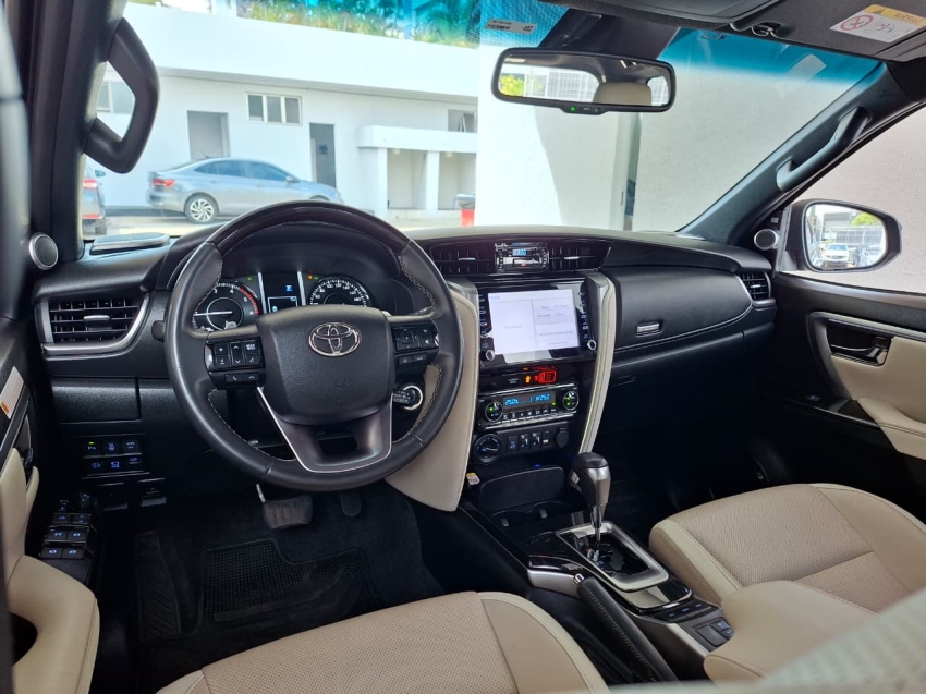 toyota hilux sw4 2.8 d-4d turbo diesel diamond 7l 4x4 automatico 5p 20235