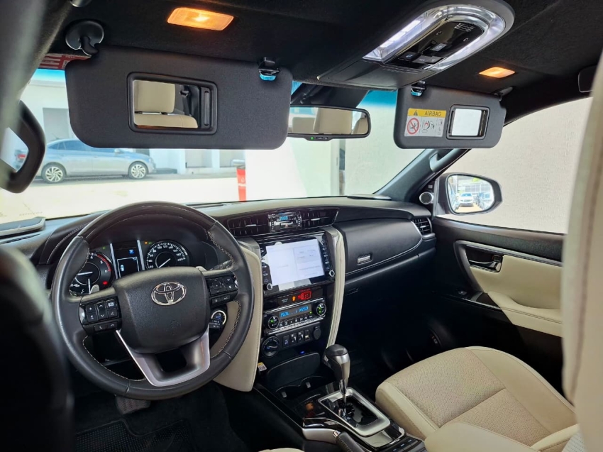 toyota hilux sw4 2.8 d-4d turbo diesel diamond 7l 4x4 automatico 5p 202317