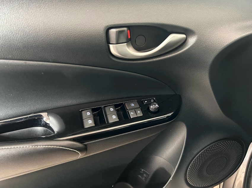 toyota yaris 1.5 16v flex sedan xls connect multidrive hibrido 5p automatico 202017