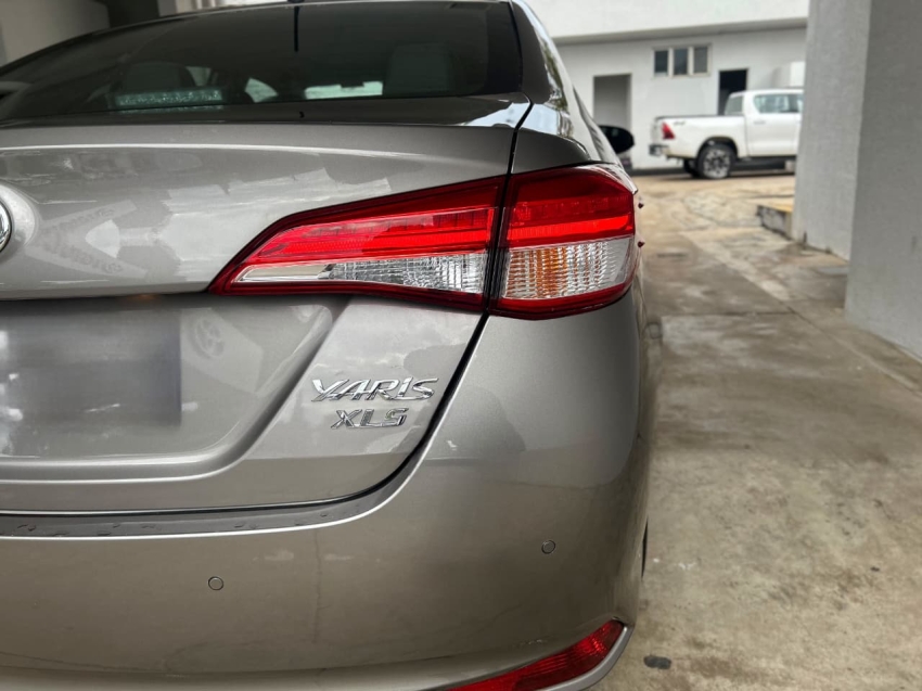 toyota yaris 1.5 16v flex sedan xls connect multidrive hibrido 5p automatico 202020