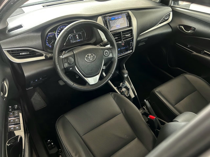 toyota yaris 1.5 16v flex sedan xls connect multidrive hibrido 5p automatico 20205