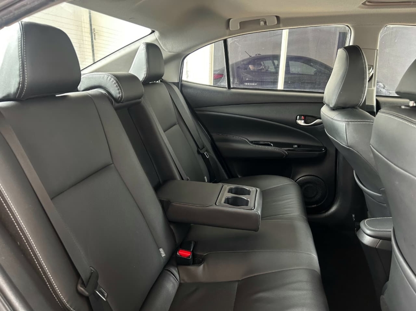 toyota yaris 1.5 16v flex sedan xls connect multidrive hibrido 5p automatico 202012