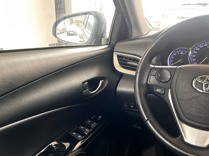 toyota yaris 1.5 16v flex sedan xls connect multidrive hibrido 5p automatico 20209