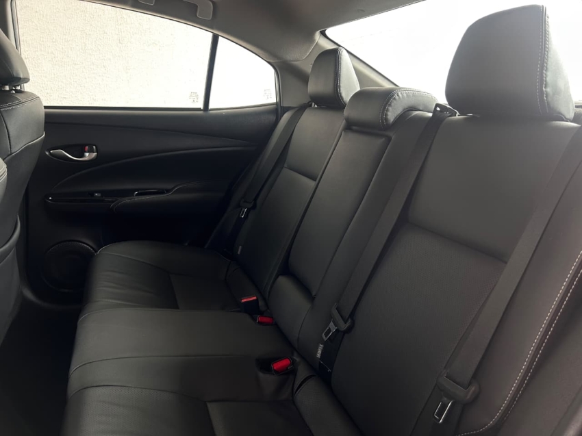 toyota yaris 1.5 16v flex sedan xls connect multidrive hibrido 5p automatico 202015