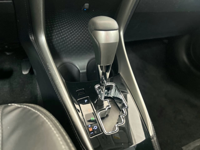 toyota yaris 1.5 16v flex sedan xls connect multidrive hibrido 5p automatico 20207