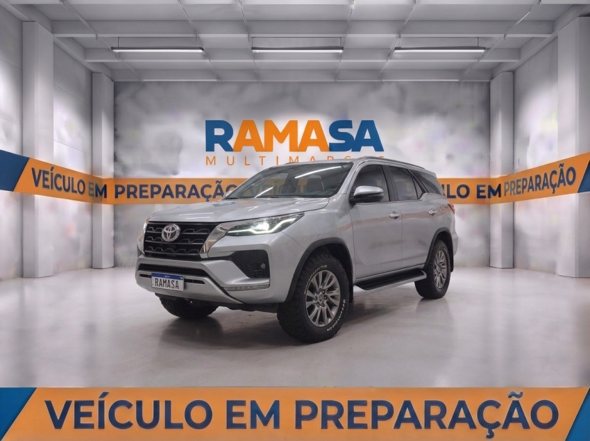 toyota hilux sw4 2.8 d-4d turbo diesel srx 7l 4x4 automatico 5p 2024