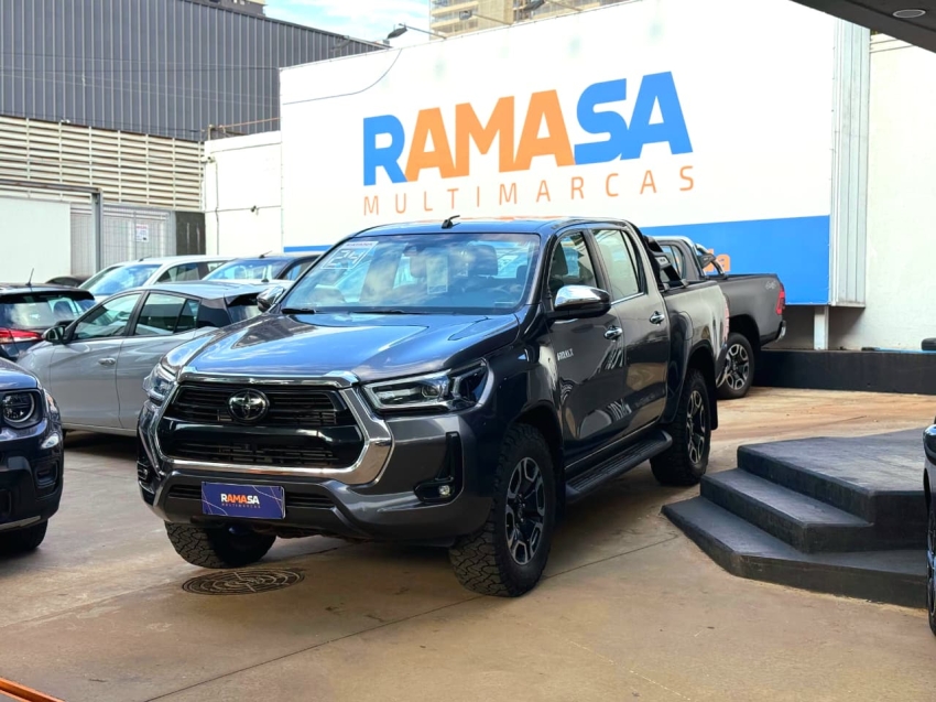 toyota hilux 2.8 d-4d turbo diesel cd srx 4x4 automatico hibrido 5p 202422