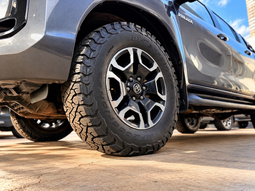 toyota hilux 2.8 d-4d turbo diesel cd srx 4x4 automatico gasolina 5p 202426