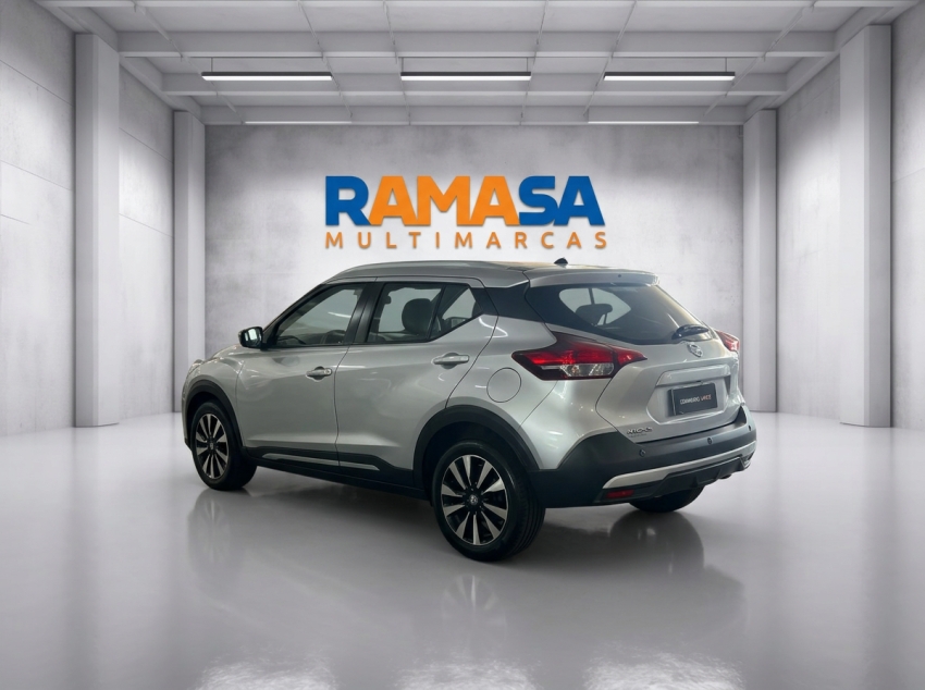 nissan kicks sv 1.63