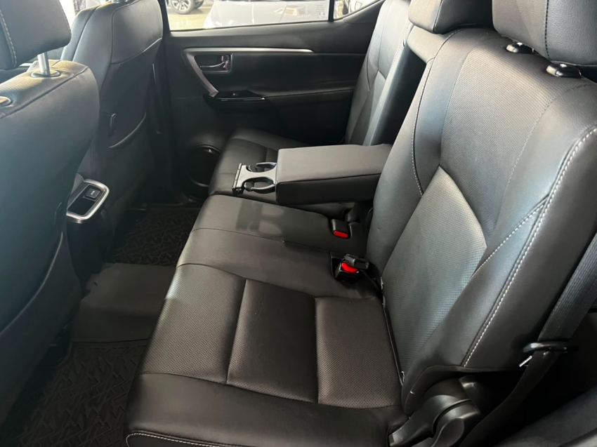 toyota sw4 srx platinum 7l10
