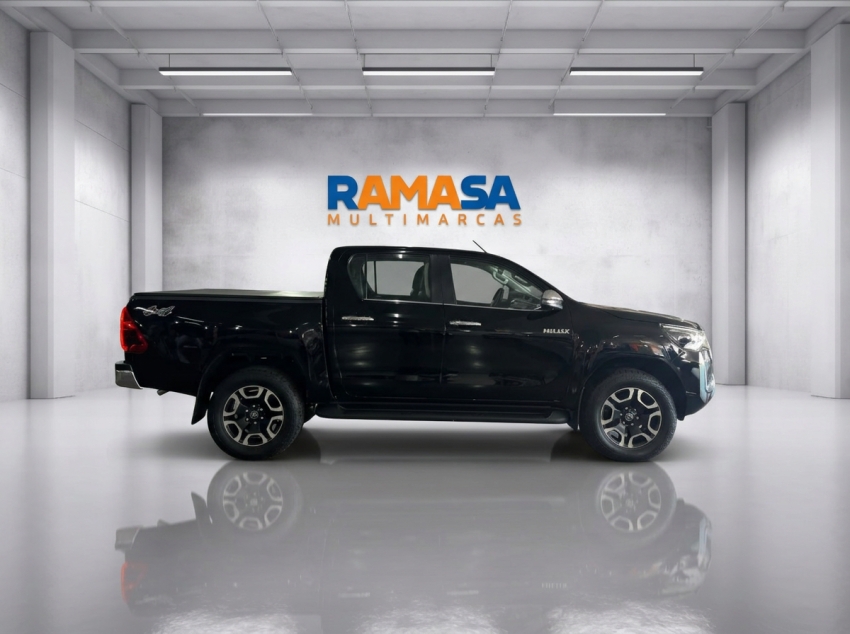 hilux srx 4x4 2.8 turbo4