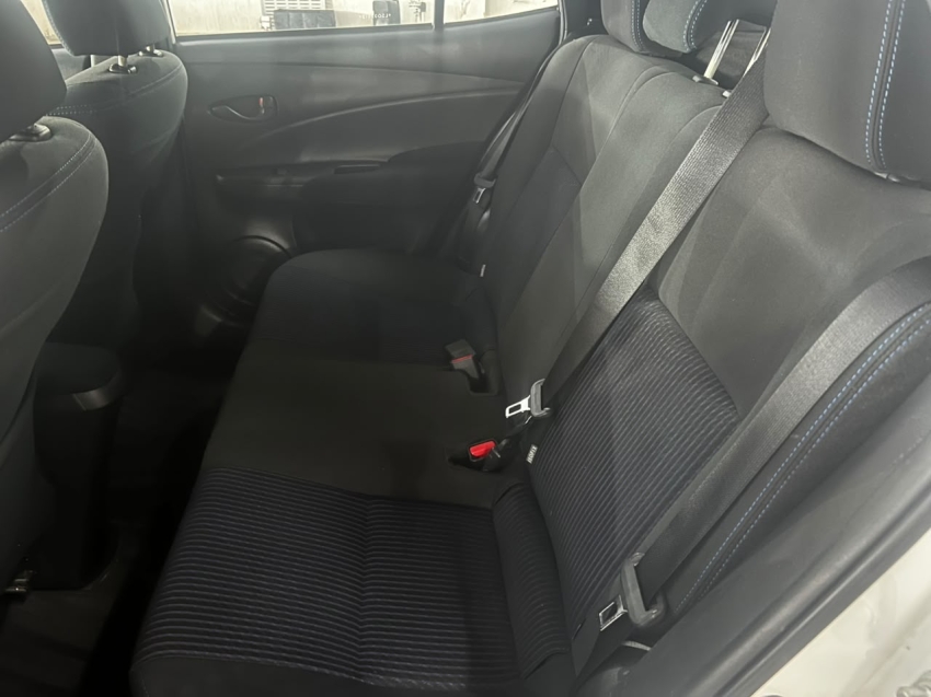 Yaris 1.3 flex automático6